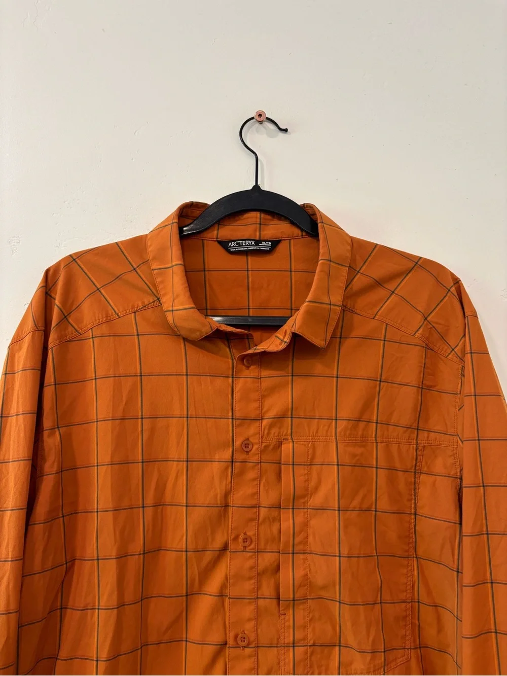 Arc'teryx Riel Check Button Shirt Mens XLarge Orange  Long Sleeve Stretch Nylon